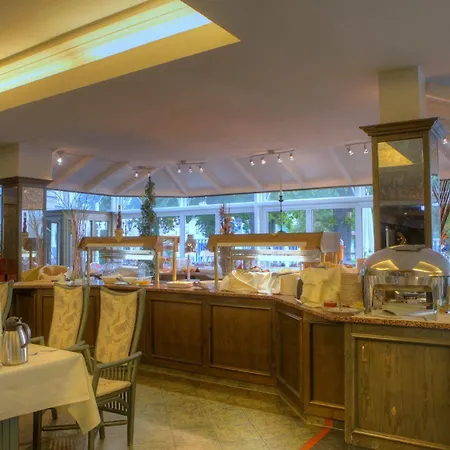Otel Seetelhotel Pommerscher Hof 4*